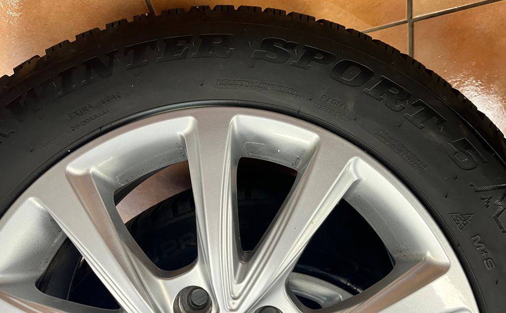 Škoda Karoq ZIMNÍ ALU.VČ. PNEU 215/60/16