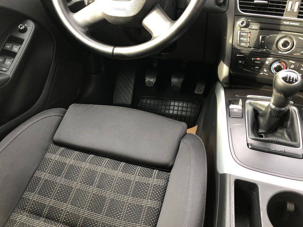 Audi A4 2.0TDI/2010/S.KNIHA,SPORT-140