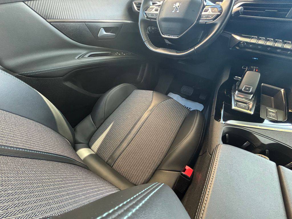 Peugeot 3008 1.5HDi-AT8/2022/1MAJ,CZ-ZÁRUKA