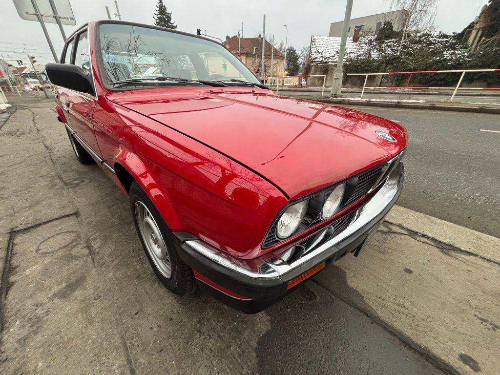 BMW 318 E30-318i/1986/2.maj. garážován