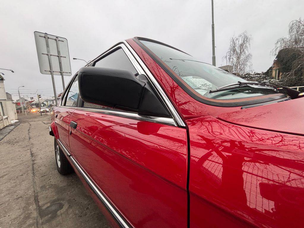 BMW 318 E30-318i/1986/2.maj. garážován