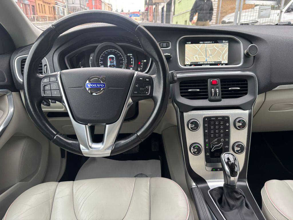 Volvo V40 D2/2016/AT-OCEAN RACE-ZÁRUKA24