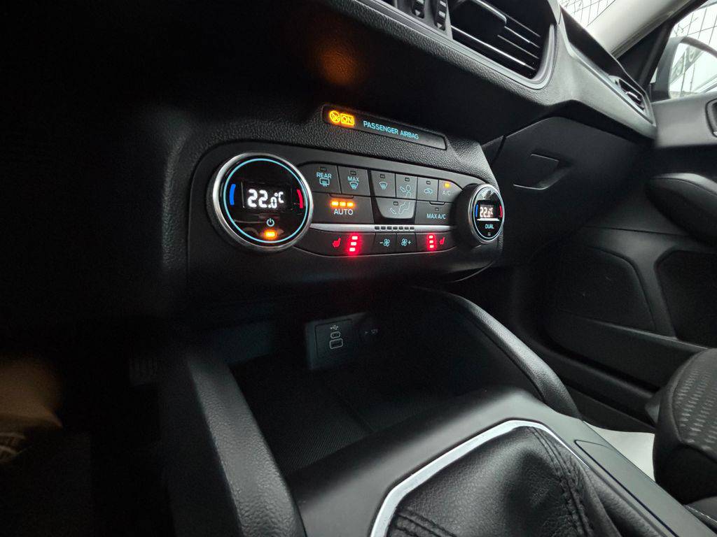 Ford Focus 1.5EB/2023/1MAJ,COOL-ZÁRUKA24