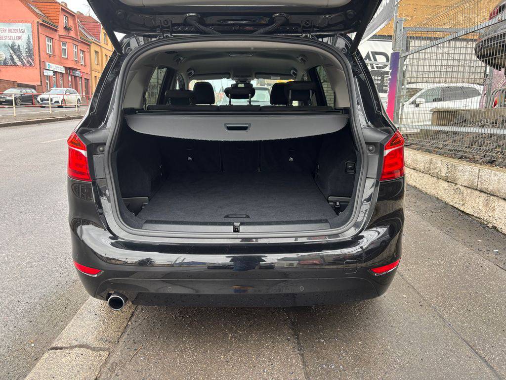 BMW 218 218d/2017/1MAJ-SPORT PACKET,ZÁ