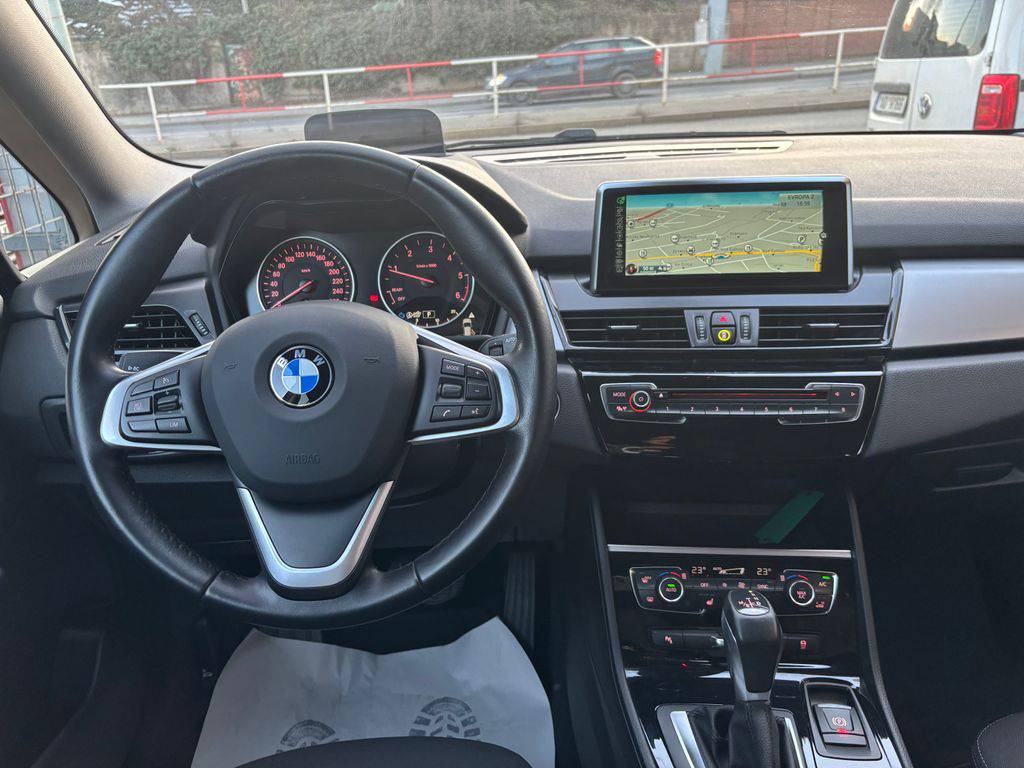 BMW 218 218d/2017/1MAJ-SPORT PACKET,ZÁ