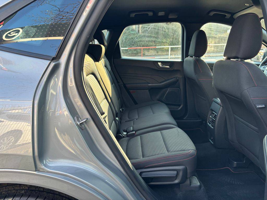 Ford Kuga 1.5EB/2023/ST-LINE,1MAJ-ZÁRUKA