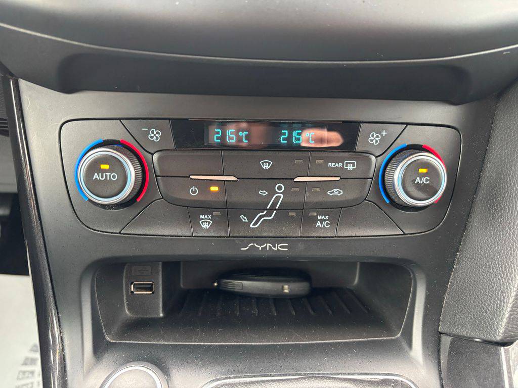 Ford Focus 2.0TDCi/2016/SPORT-2MAJ-NAVI-Z